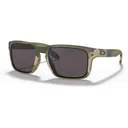 Oakley Men's SI Holbrook Polarized Sunglasses Multicam Frame Prizm Gray Lens - Oakley