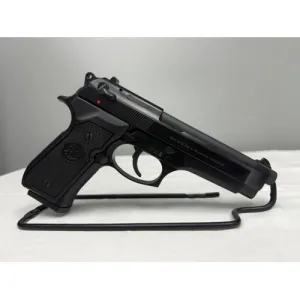 Beretta 92 FS 15 Rnd w/ Safariland Holster