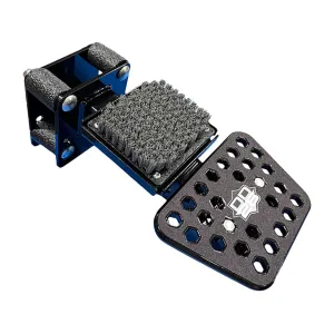 DD26 Fishing Access Step With Mean Clean Kick Brush XL Black