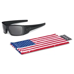 Oakley Men's SI Fuel Cell Sunglasses Matte Black with Gray Tonal Flag Frame Gray Lens